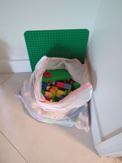 LEGO Duplo Bulk Lot with Large Green Baseplate – Great Condition!