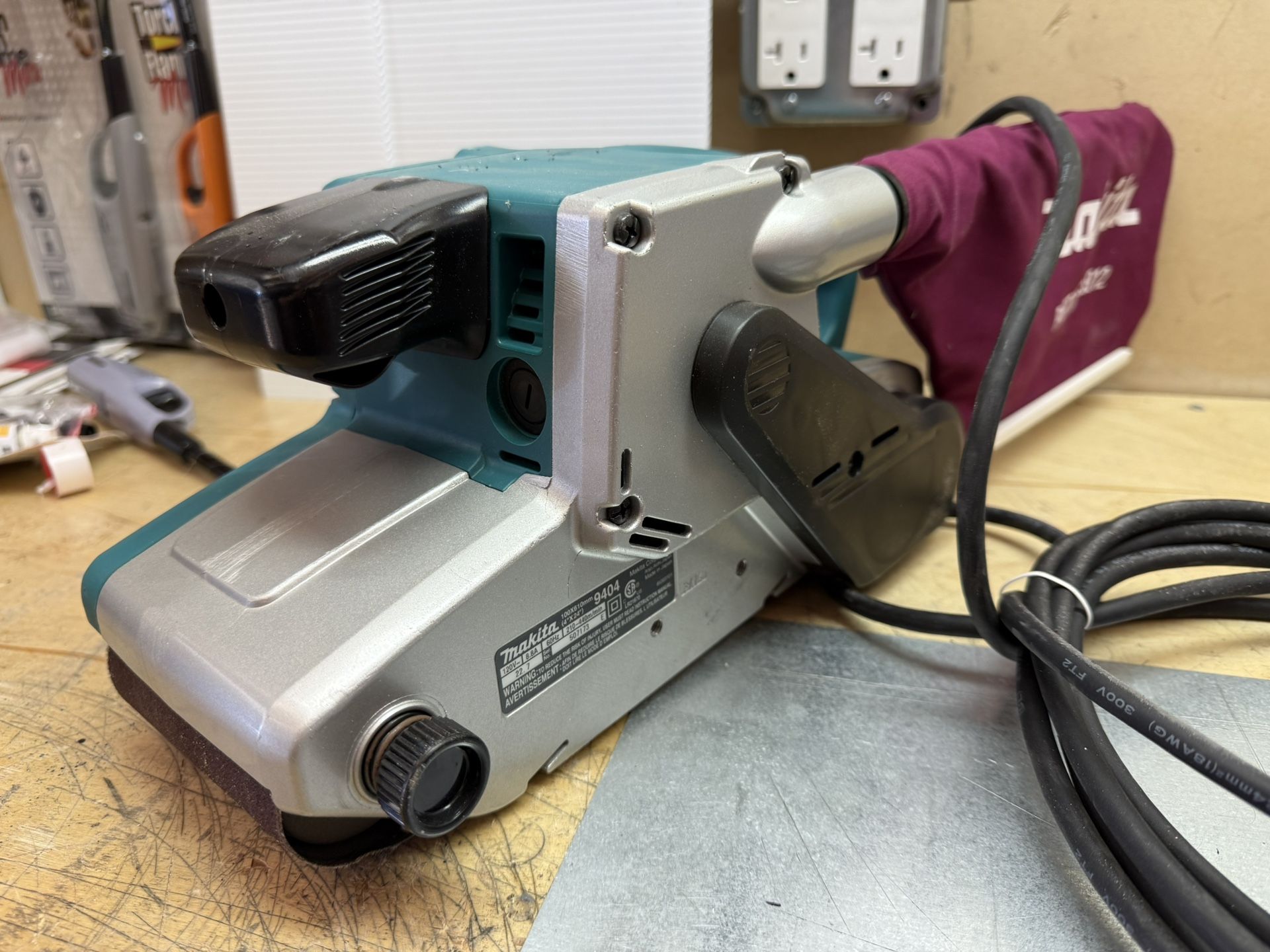 Makita 4" x 24" Belt Sander,