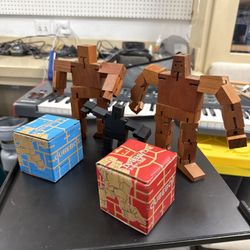 Cubebot Wooden Poseable Robot Figures (Areaware) – 3 Pack w/ Boxes – Collectible Desk Toys