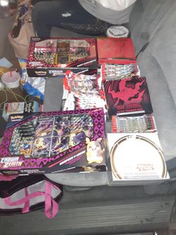 Super Pokemon Card Booster Bundle