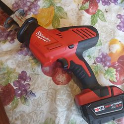 M18 Milwaukee Hackzall And Battery