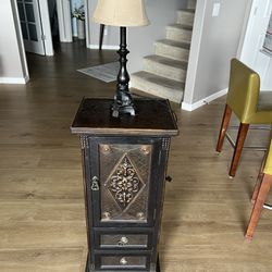 Cabinet With Lamp