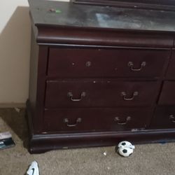 Dresser And Night Stand With Mirror