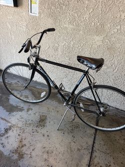Schwinn Road Bike Black