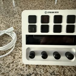 Elgato Stream Deck Plus + 
