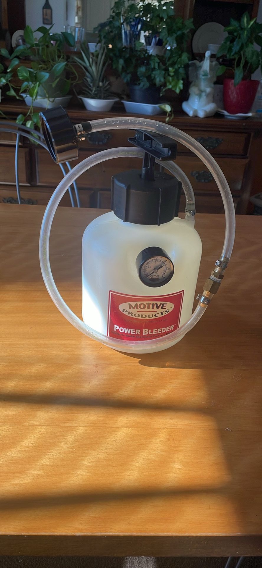Universal Power Bleeder 2-Quart Tank with Hose and Round Adapter