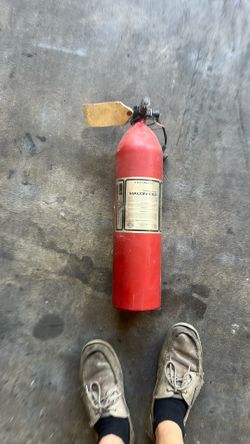 Halon automatic fire extinguisher