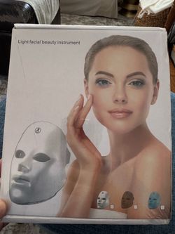 Red light facial mask
