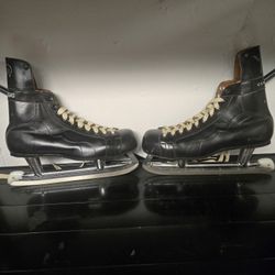 Vintage CCM Mustang Canada Men's Hockey Ice Skates Size 12