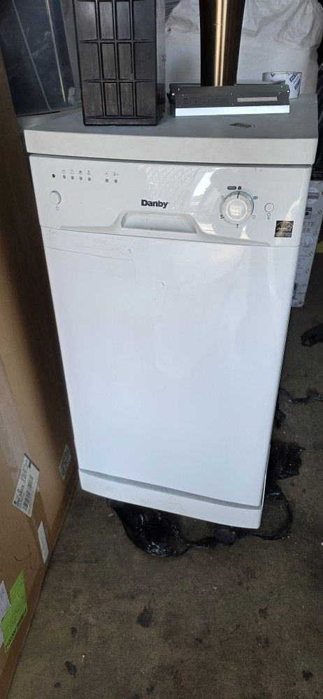 DANBY PORTABLE DISHWASHER