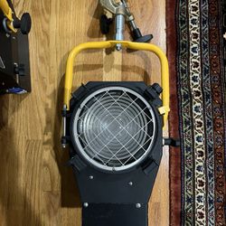 Fresnel CST 250 W