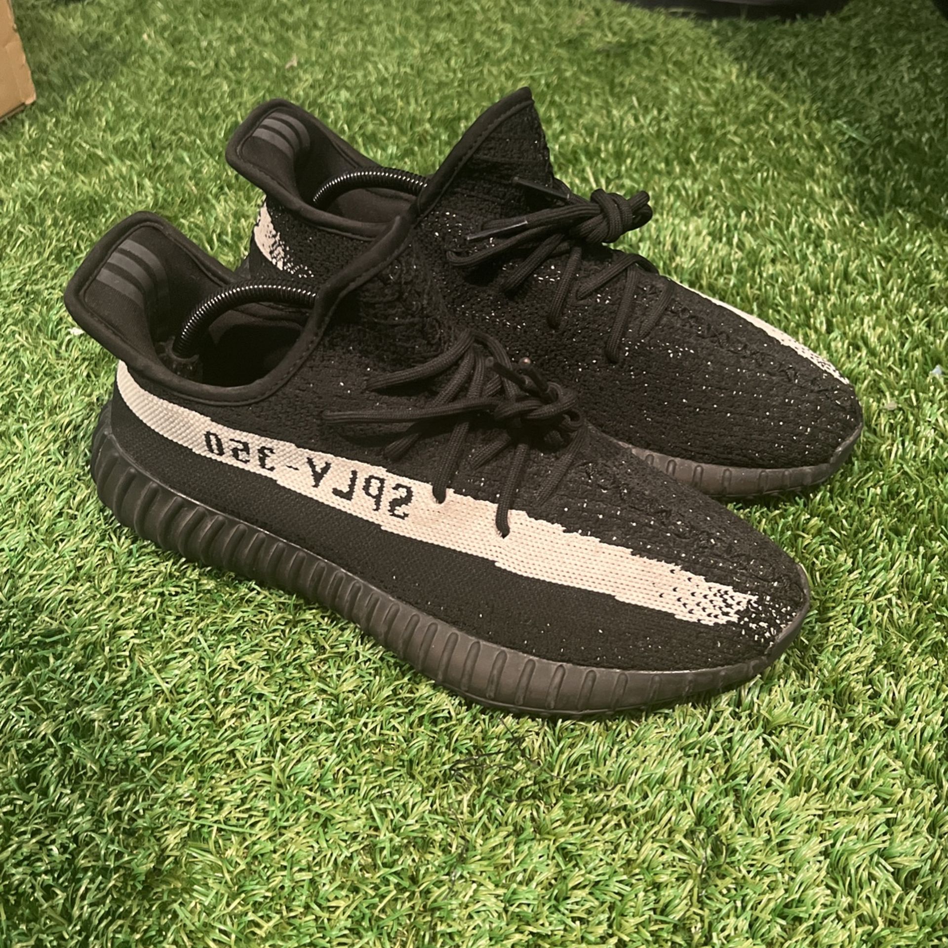 Yeezy Boost 350 V2 Oreo 