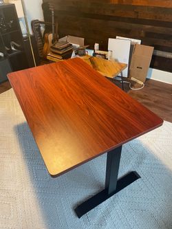 Standing desk 48x30in