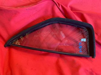 2002 to 2006 Honda CR-V rear left windshield