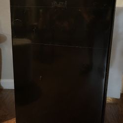 Mini fridge W Freezer