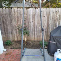 pull up and dip station 