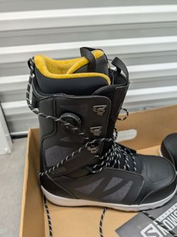 Salomon. Snowboarding boots size 11.5 NEW