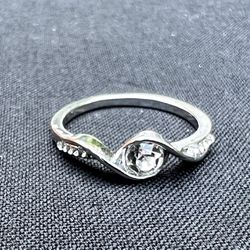 Ladies Silver Tone Ring Size 9