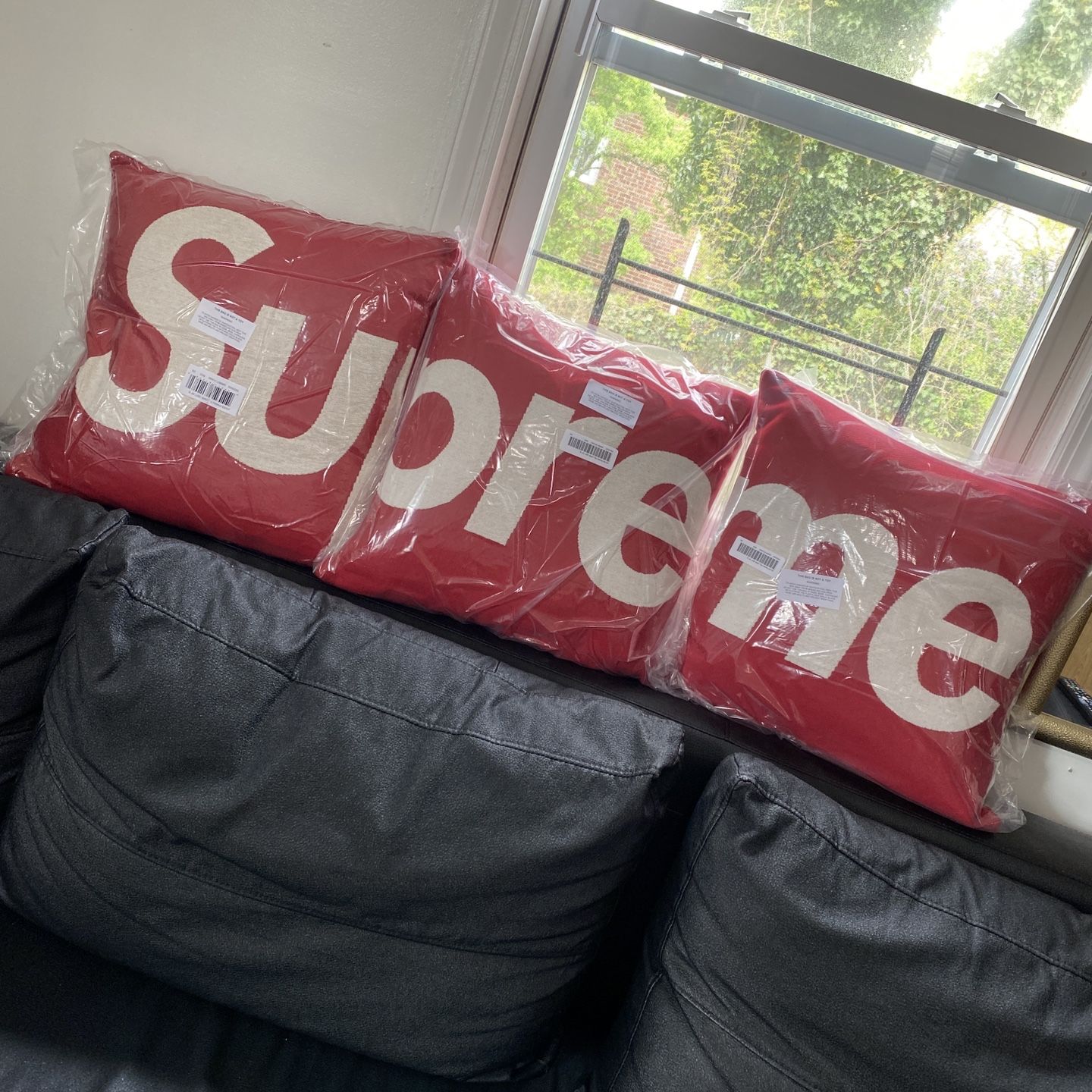 SUPREME 💎 on Instagram: Og Ma X SS2022 Supreme Woven Area Rug X Supreme  Jules Pansu Pillow 🔥🔥