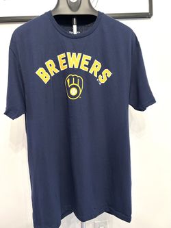 NWOT Milwaukee Brewers Men’s T-Shirt  Big Crew Fan 1