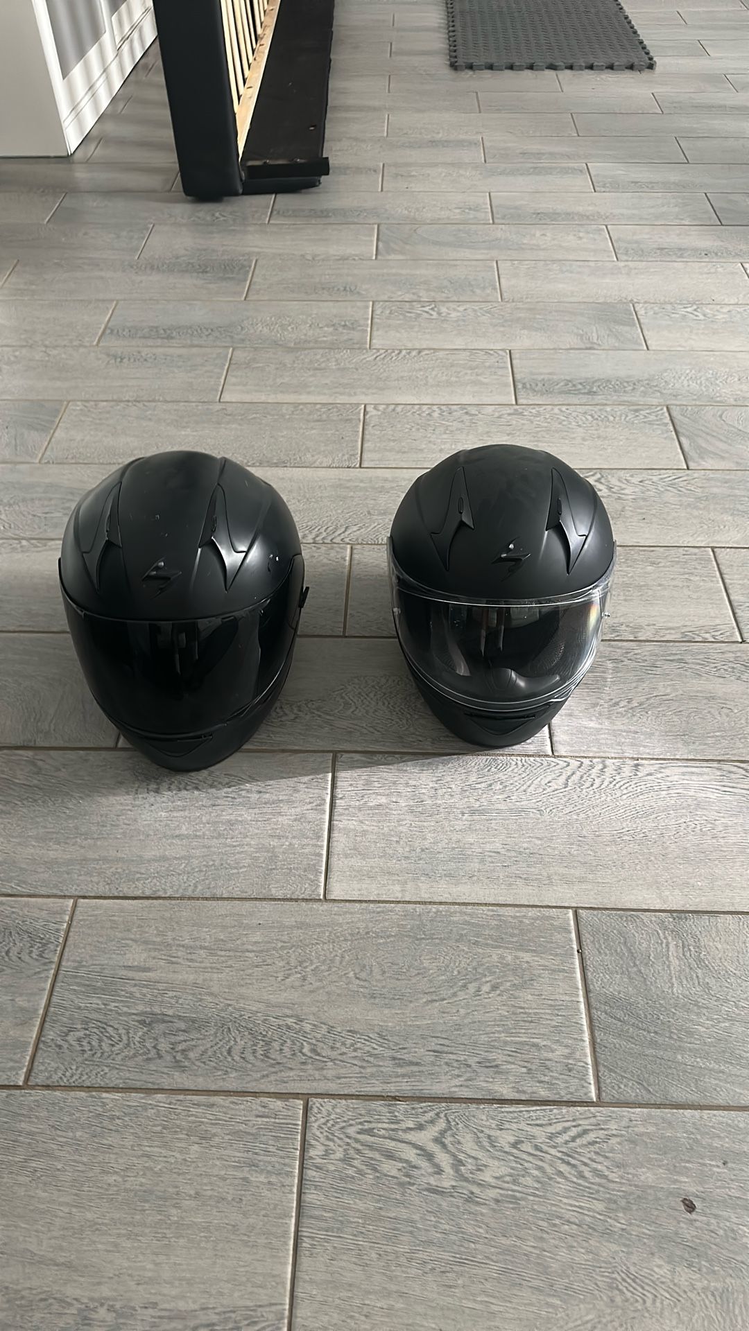 Helmets M And Xl And Xl Cloves