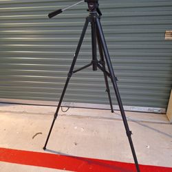 Heavy Duty Vivitar V3000 Camera Tripod Collapsible