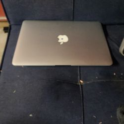 Apple Macbook Air