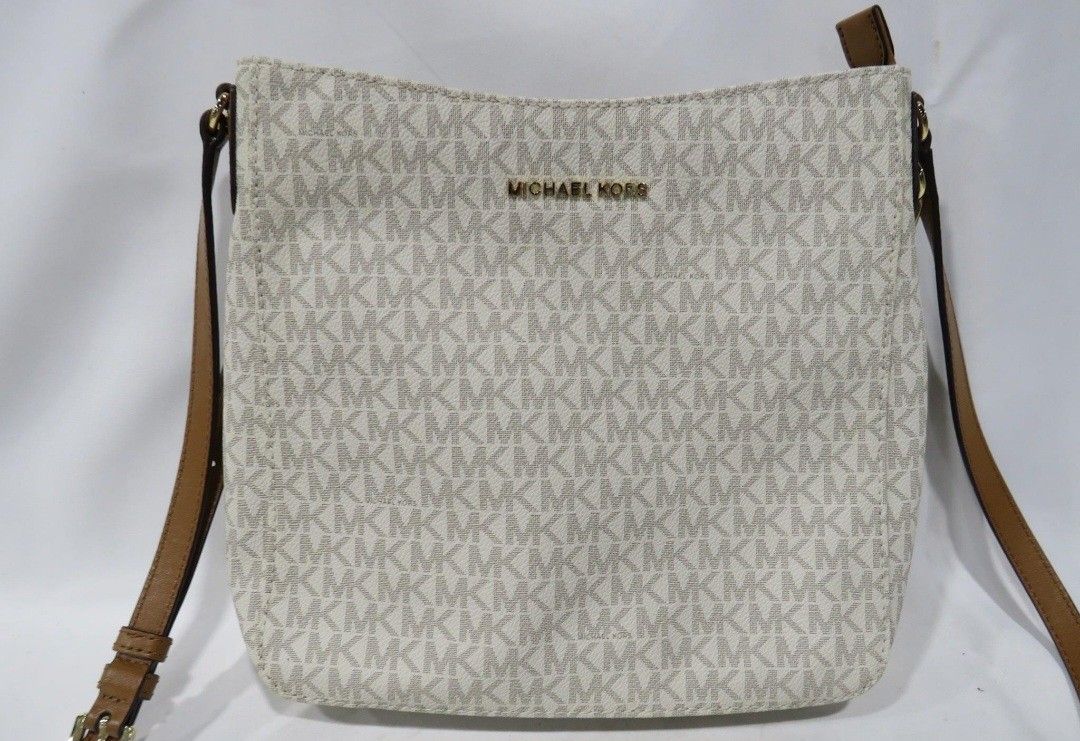 Michael Kors Messenger Bag Like New