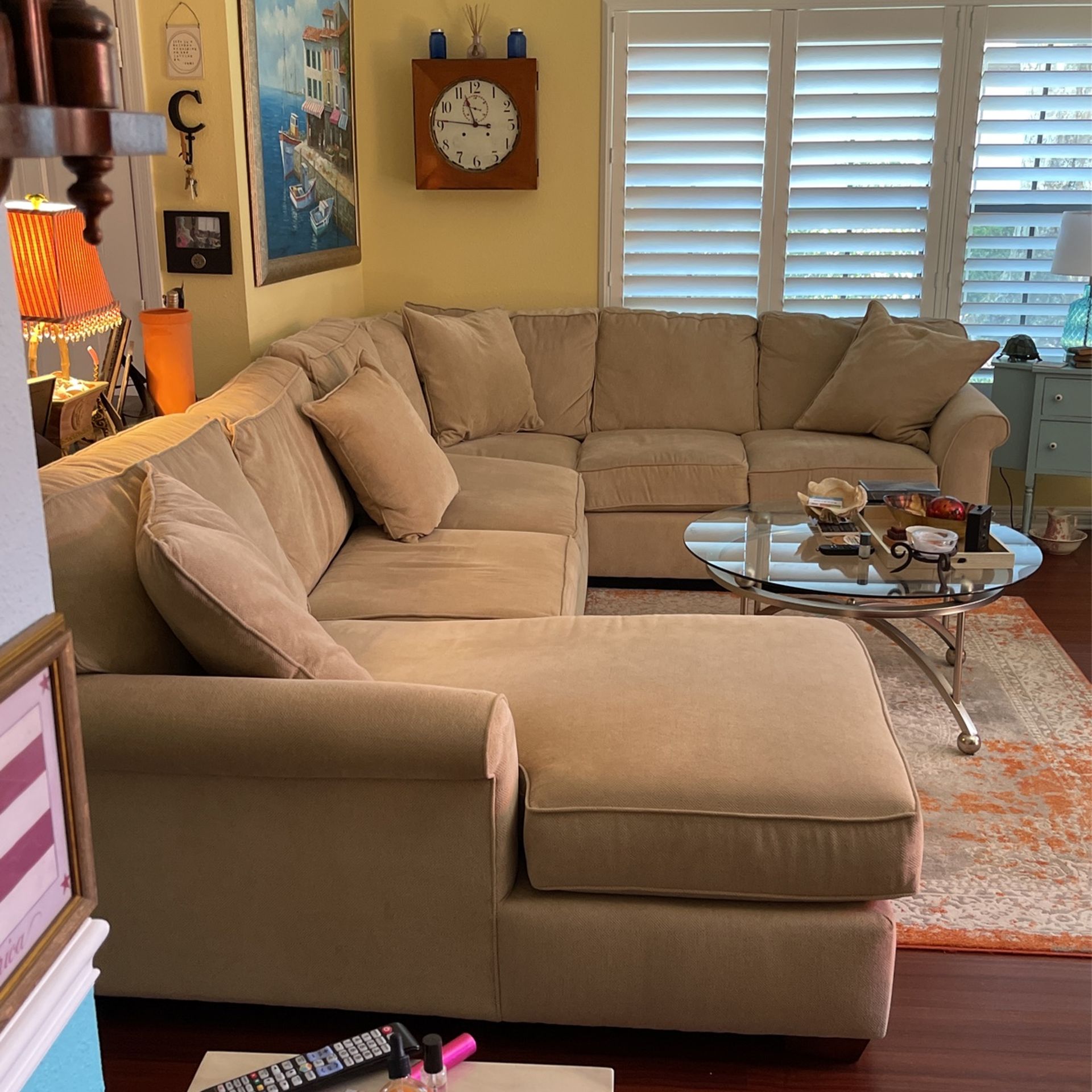 Haverty’s Norfolk Sectional Sofa Linen 3 Piece Used Excellent