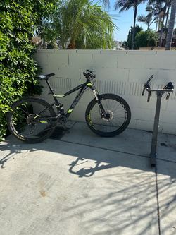 Giant stance 2 Full suspension mountain bike