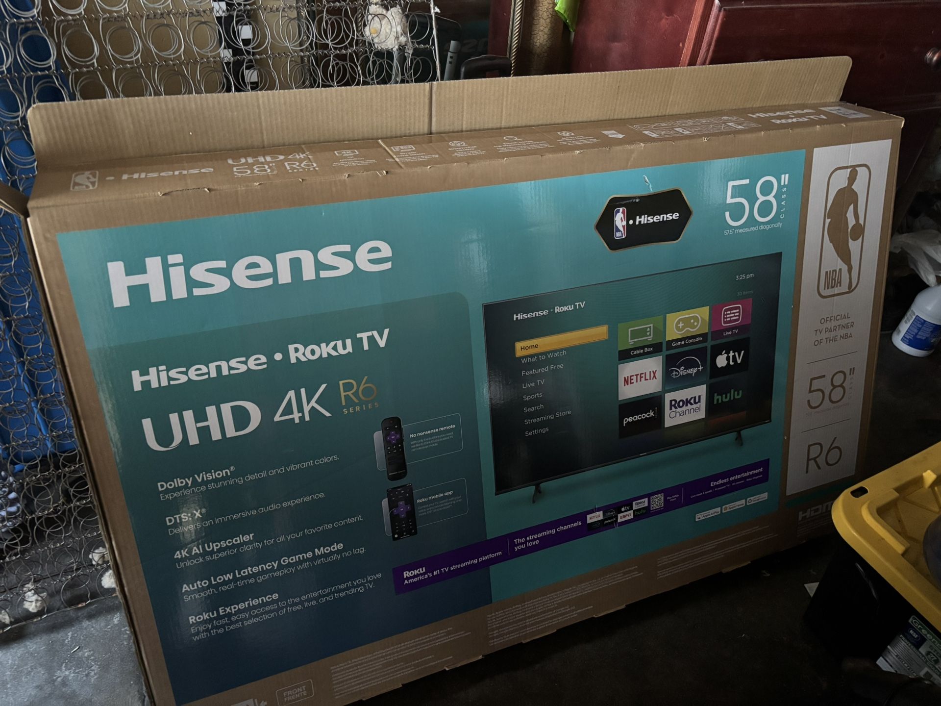 Hisense 58" Class 4K UHD LED LCD Roku Smart TV HDR R6 Series 58R6E3