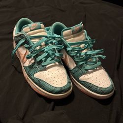 Nike Dunks 