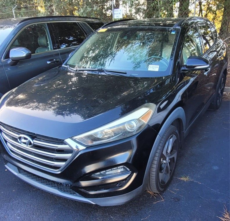 2016 HYUNDAI TUSCON