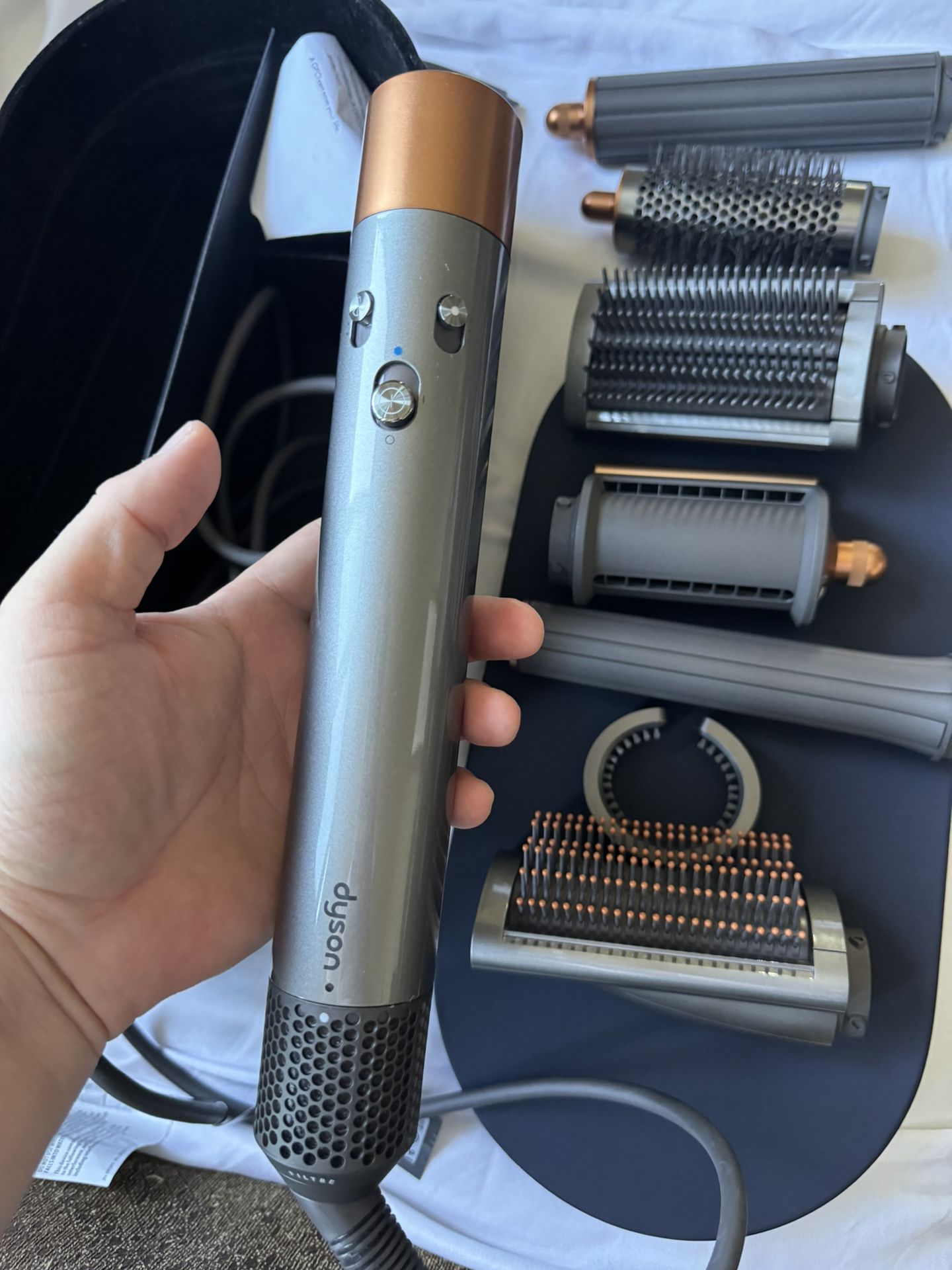 Dyson - Airwrap multi-styler Complete Long - Nickel/Copper Like New. Pick up in Fort Lee New Jersey