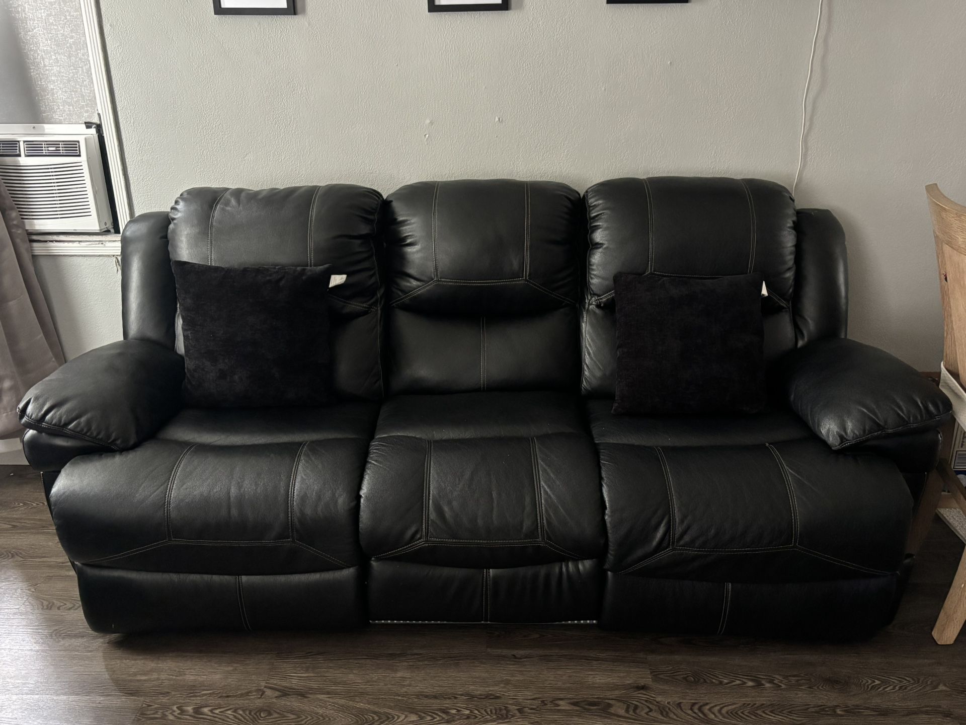 Sectional couches