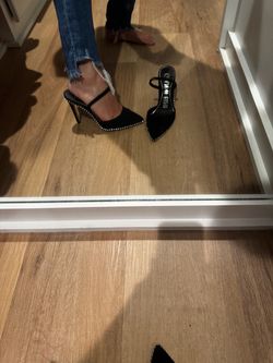 New Gianni Bini black heels for sale
