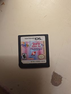 Princess peach Ds case and ds game Dora saves the mermaids