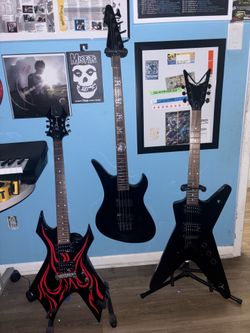Dean MLX guitar