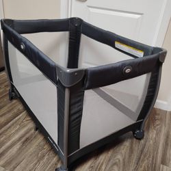 Graco Pack 'n Play Portable Playard, 40"LX28"WX29"H
