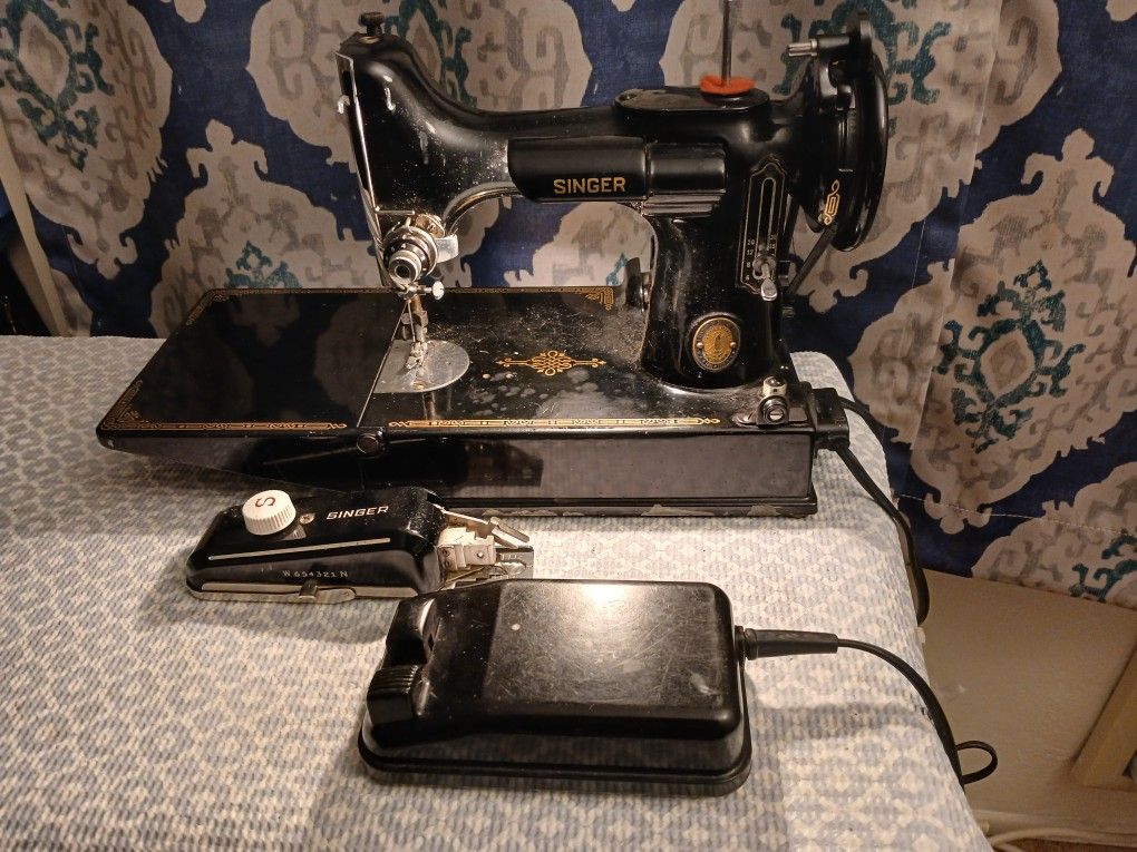  Sewing Machine Singer.. I Buy Audio Gear 