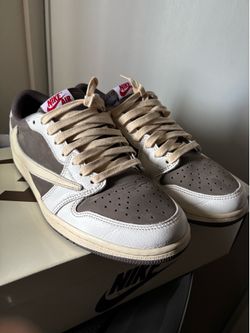 Travis Scott 1 low reverse mocha size 9.5