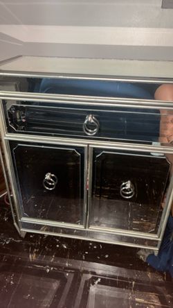 2 door dresser cabinet