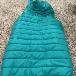 Boots & Barkley size M Hooded green Vest