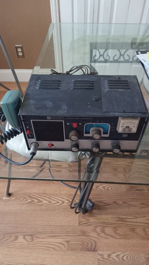 Vintage Knight KN2550 Citizens Band Transceiver CB Radio
