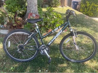 26” Schwinn mountain bike