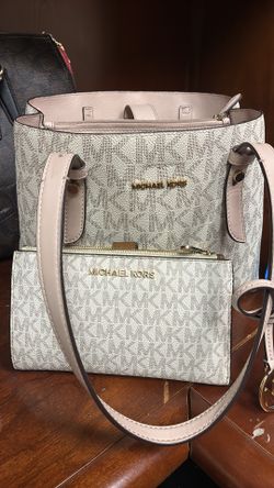 Med mk bag cute well cared for