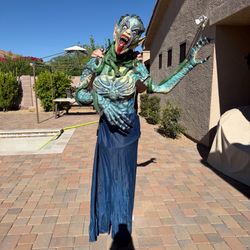 Life Size Hanging Medusa Mermaid Sea Creature from Black Lagoon Halloween Horror Scary Creepy READ!