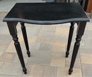 Black Curved Front Accent Table
