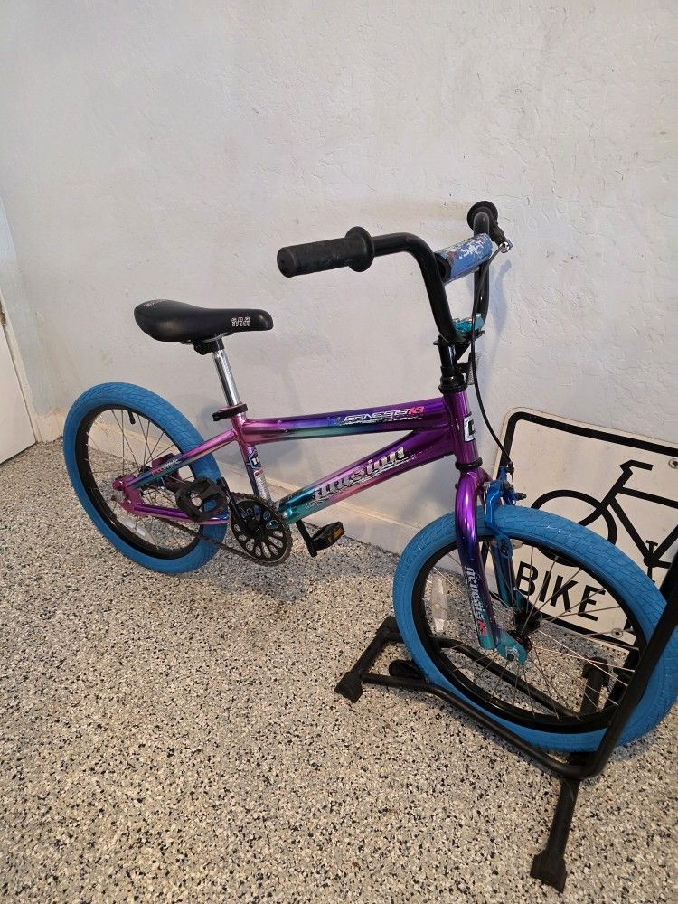 🔥🚲🔥Kent Illusion Child Bicycle, 18" Wheels, Child Ages 6-12 Years, Blue/Purple🔥🚲🔥