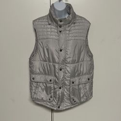Saks Fifth Avenue silver puffer vest . Size large #winteraccessories